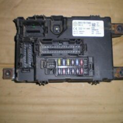 Caja de fusibles / Fiat Grande Punto IND 01 00517817580 FI1-AM433RX FI1-125KHZ 28050016