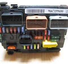 caja de fusibles Citroen DS3 9667199680 BSM00 1.6
