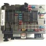 Caja de fusibles / Peugeot 206 807 BSM B5 DELPHI 53966287 9657608580