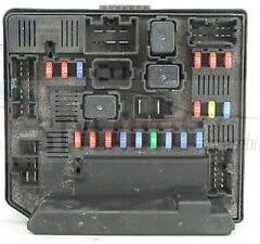 caja de fusbiles nissan qashqai 284B7JD00B 284B7-JD00B 519228324 1018292138
