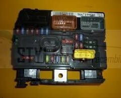 caja de fusibles citroen c3 gasolina 9667199580