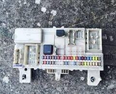 caja de fusibles volvo v50 519096309
