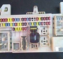 caja de fusibles ford focus 4m5t-14a073-dc 4m5t14a073dc