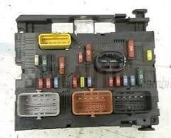 CAJA RELES / FUSIBLES 9664055680 de CITROEN C4 PICASSO