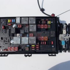 caja de fusibles opel astra j 13368641