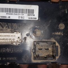 Caja de fusibles Renault Trafic Opel Vivaro NissanPrimastar UCH-N1 P8200156015D P8200156015-D
