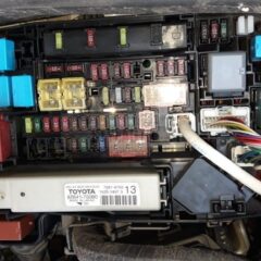caja de reles fusibles lexus ct200h 82641-75080 8264175080