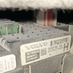Volvo S80 V70 XC70 XC90 Fusible Caja Relé Control Módulo Unidad 30786646