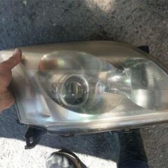 FARO DELANTERO DERECHO TOYOTA AVENSIS