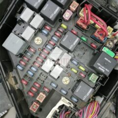 caja de fusibles cadillac srx v6