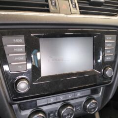 radio pantalla skoda octavia 5e3