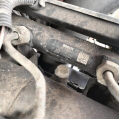 0445214100 ref sensor 0281002706 bosch. Recambio de automóvil de segunda mano de rampa inyectora para iveco daily